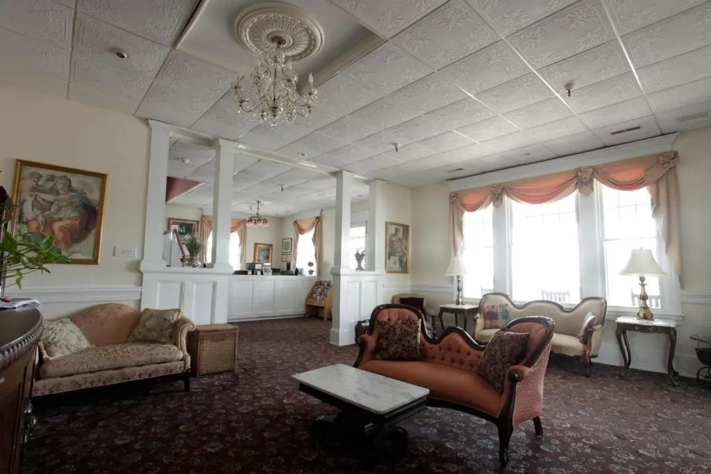 Hotel Macomber ADULTS ONLY