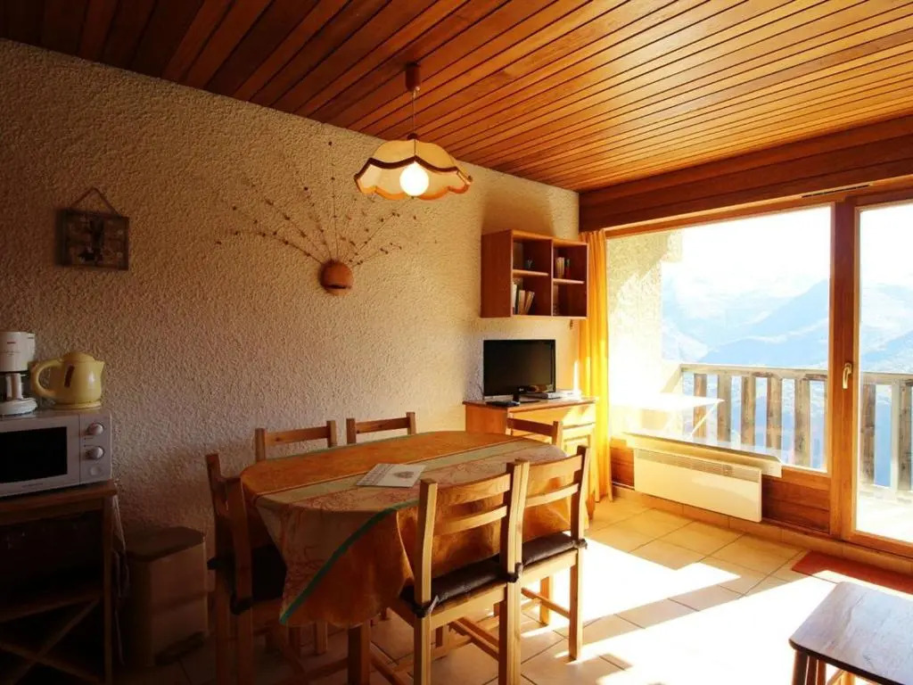 Appartement Auris, 2 pièces, 6 personnes - FR-1-297-95
