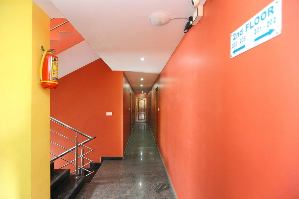 Oyo 6637 Hotel Bvn Grand
