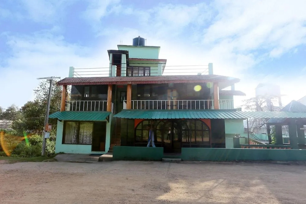 OYO 24221 Daneys Guest House