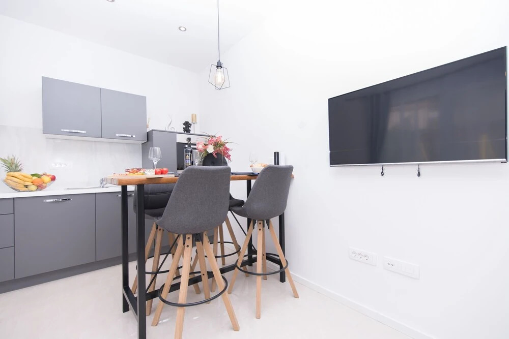 Inviting 2-bed Apartment in Podstrana
