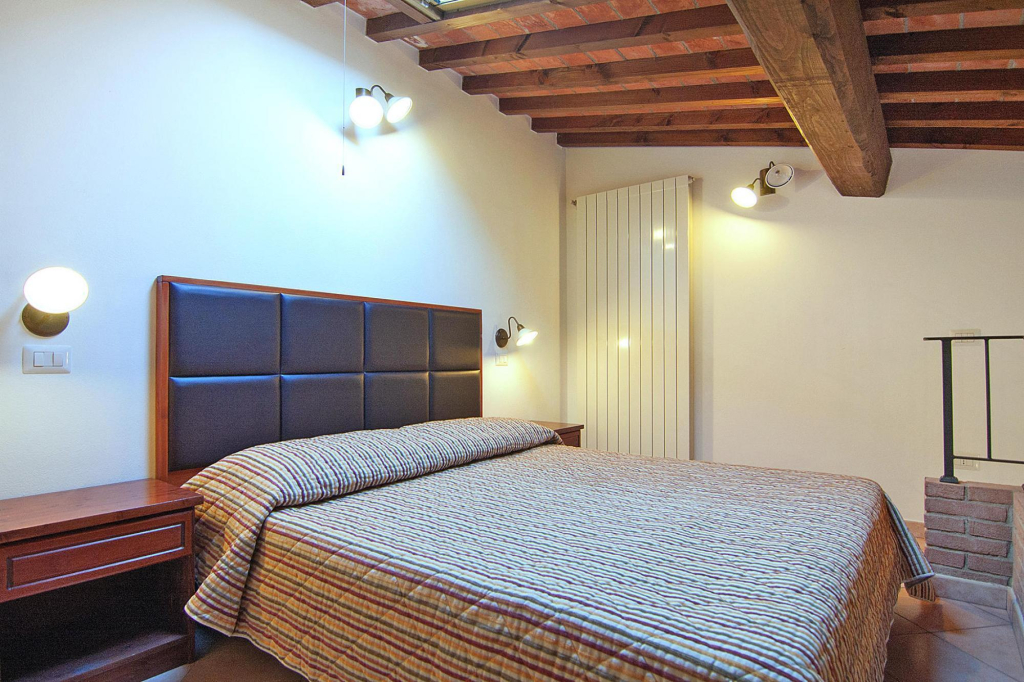 Apartment in Vada With Garden Furniture