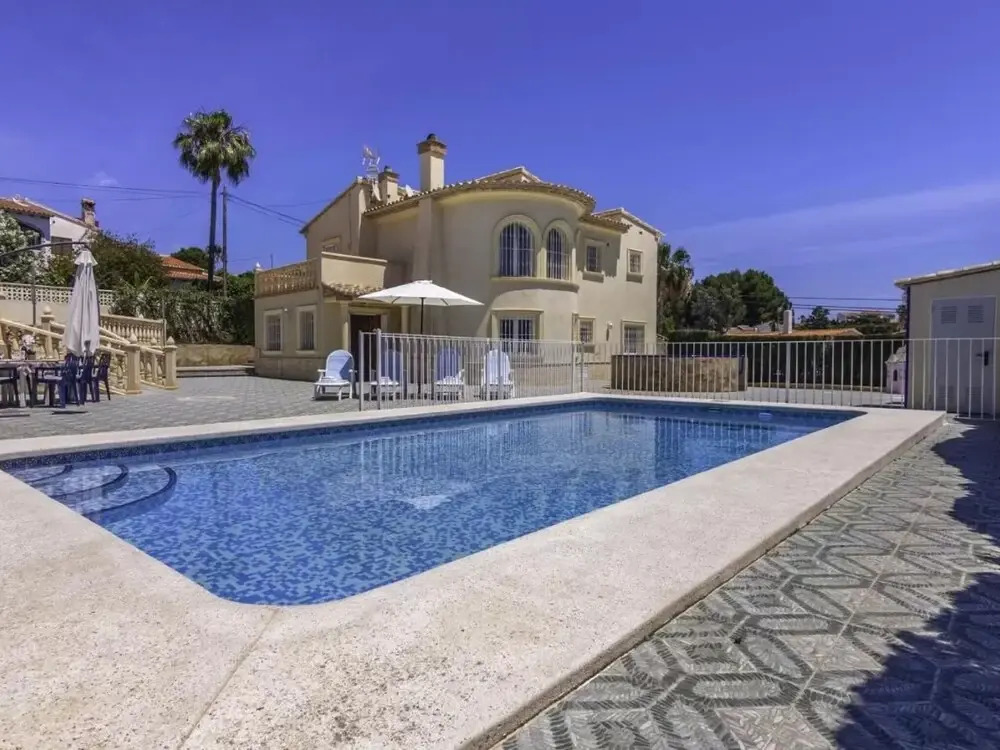Charming Holiday Home in Calpe With Barbeque