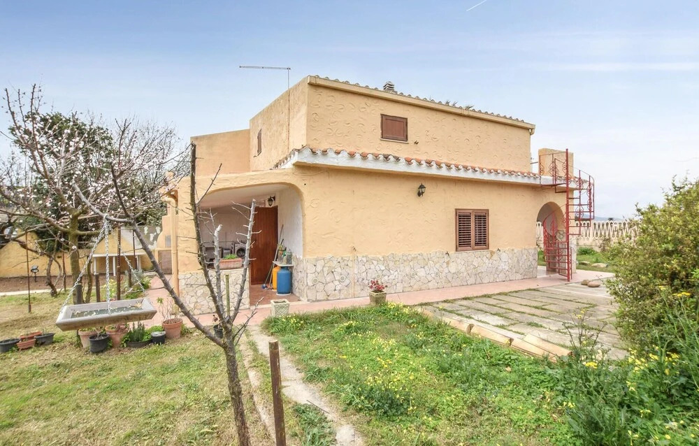 Amazing Home in Quartu Sant'elena With Wifi and 3 Bedrooms