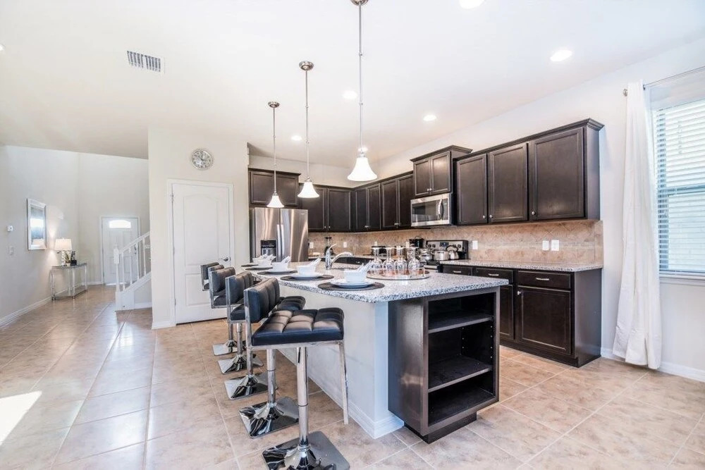 Windsor at Westside - 8891QIN