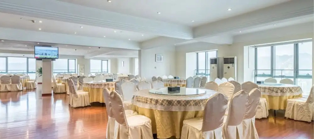 Jia Yisi Hotel