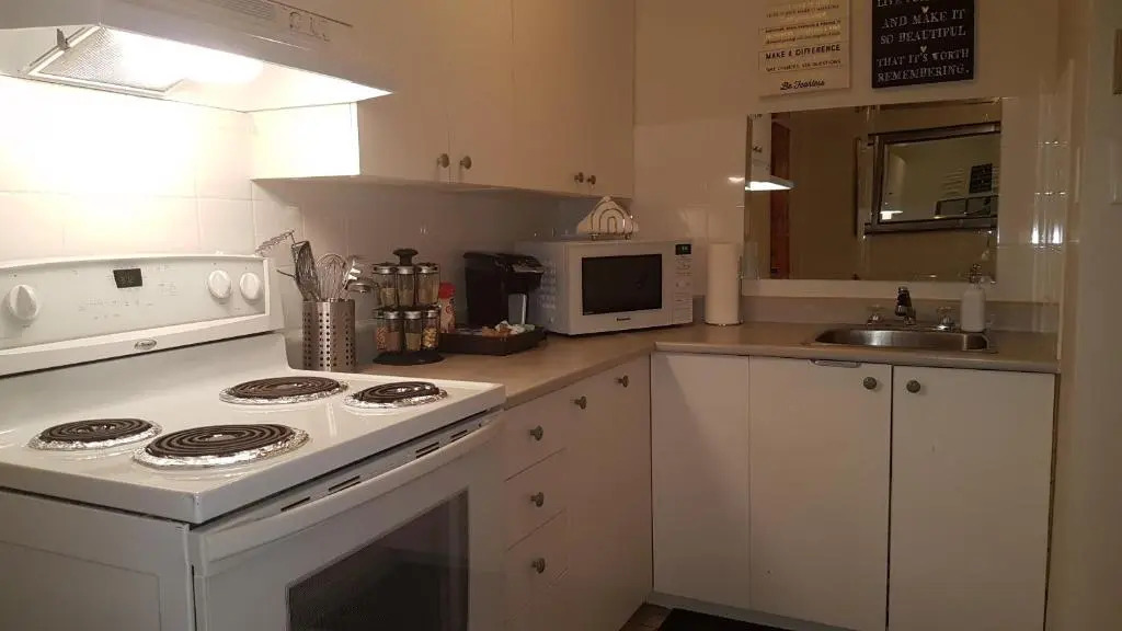 Three-Bedroom Apartment Sweet #6 by Amazing Property Rentals