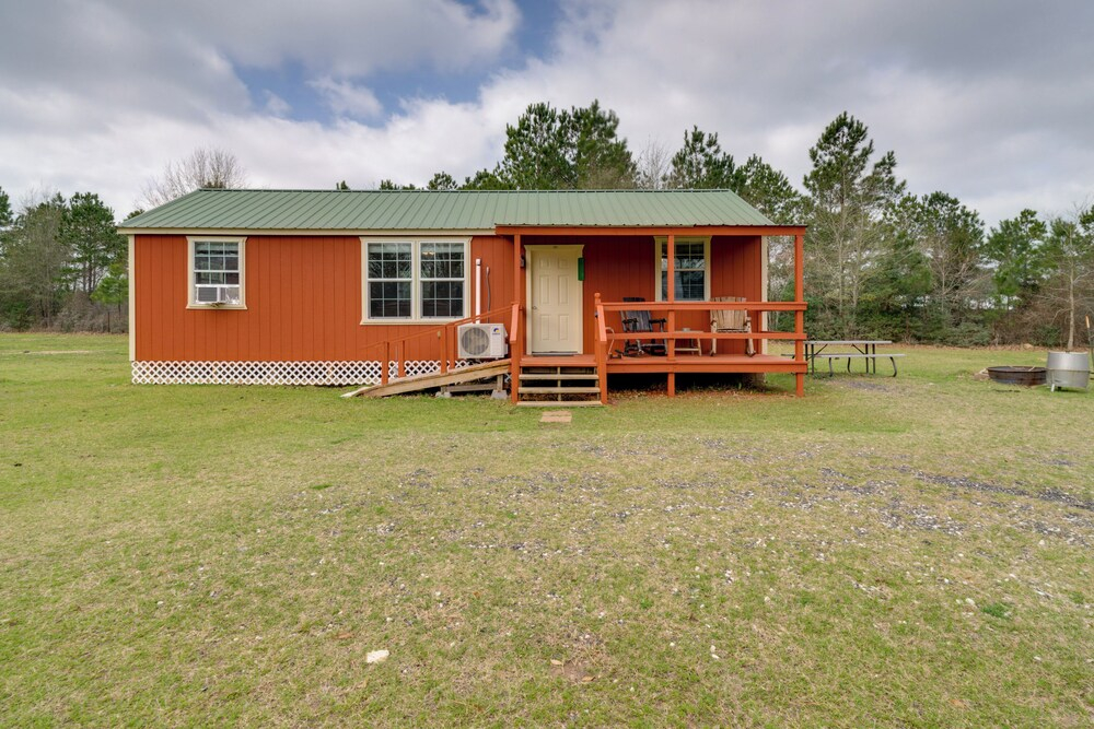 Tranquil Plantersville Cabin: Farm Animals On-site
