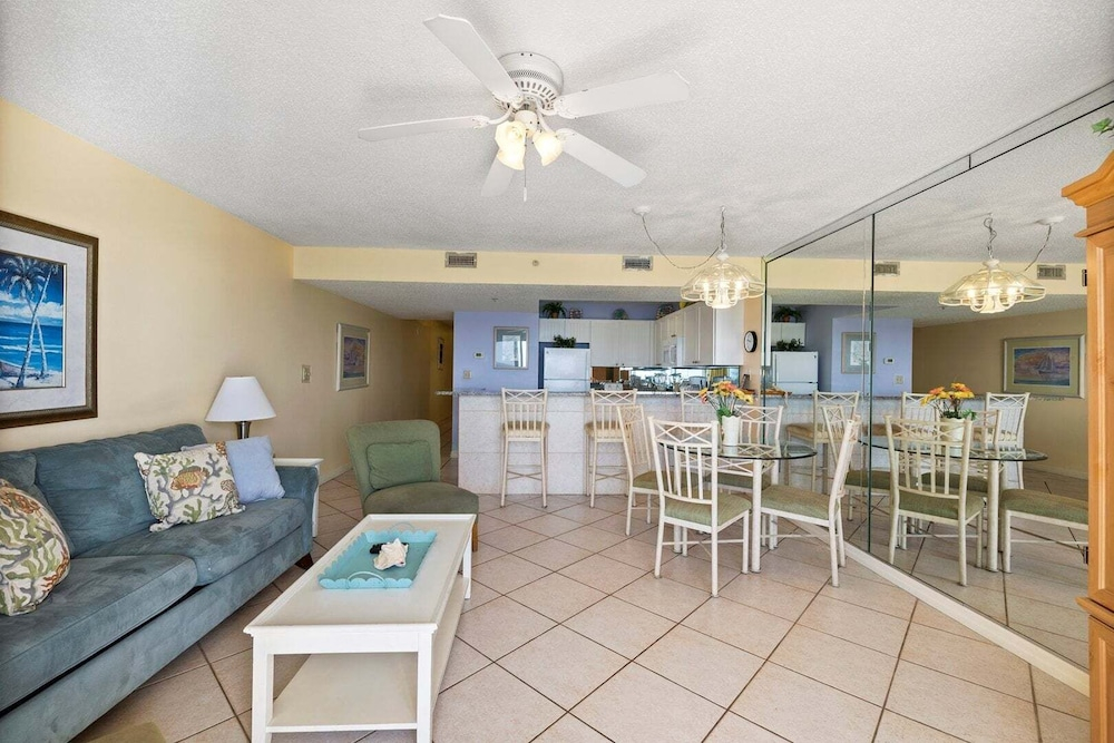 Pelican Beach 1107 1 Bedroom Condo