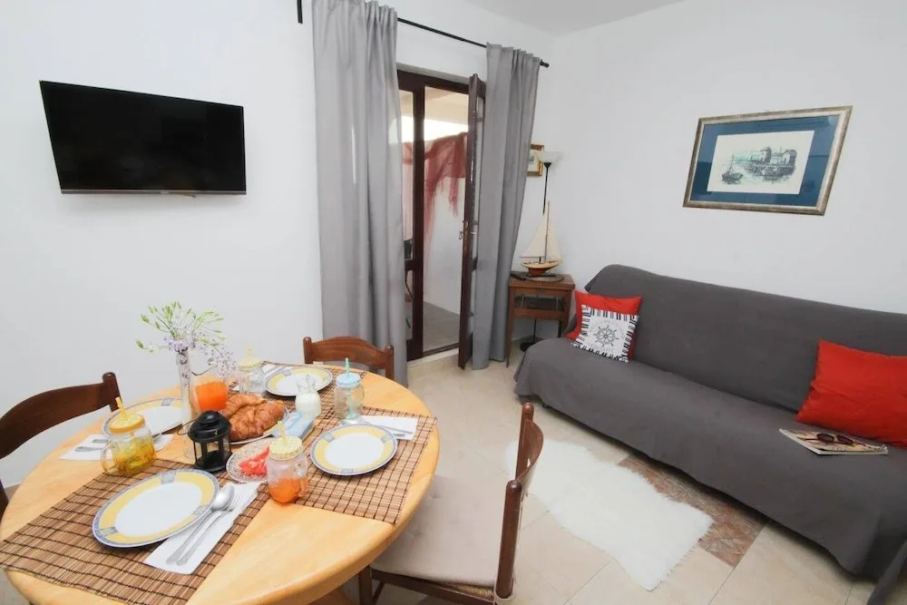 Friends and Family Apartments