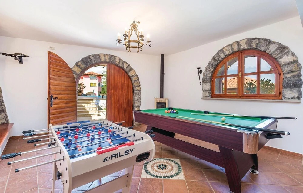 Amazing Home In Lovran With Sauna