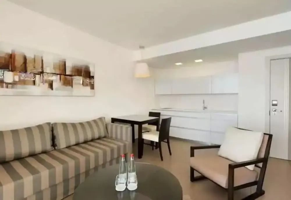 Neve David Hotel