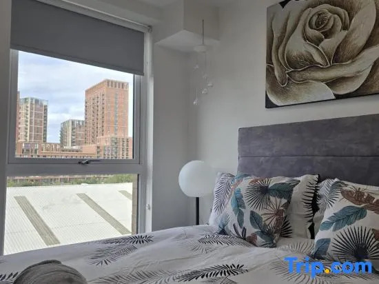 Mega3 Central Manchester Luxury 2-Bedroom,2-Baths with Secured Free Car Park
