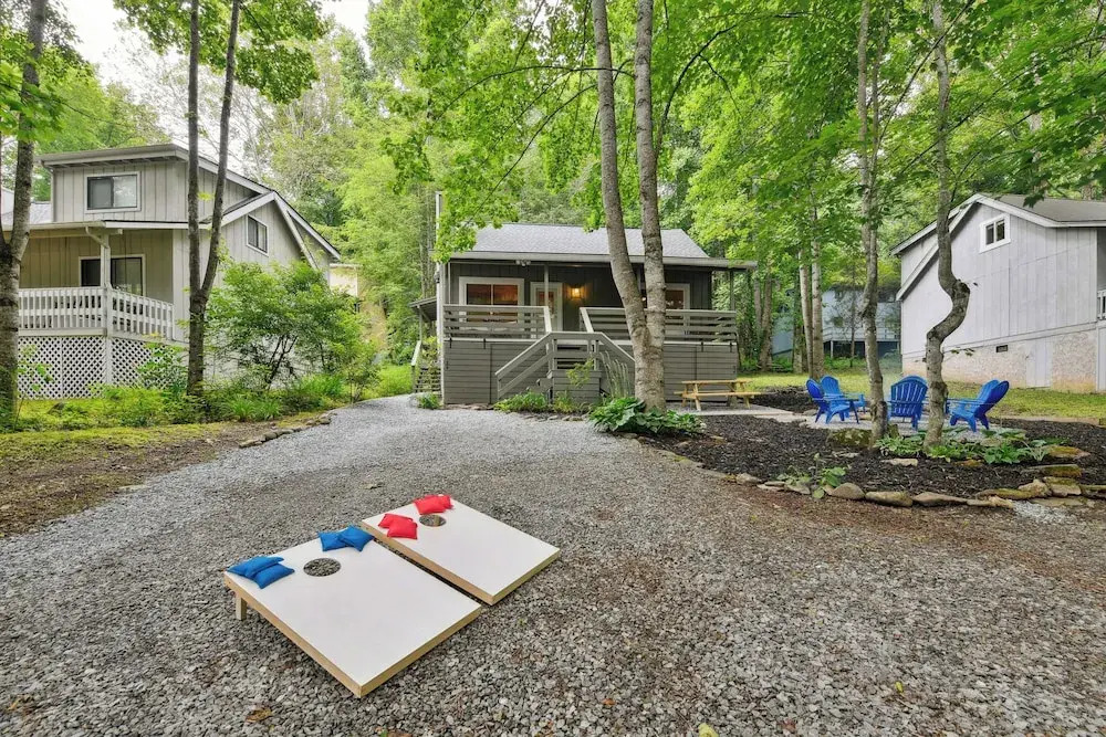 Maggie Valley Mtn Escape w/ Fire Pit & Deck