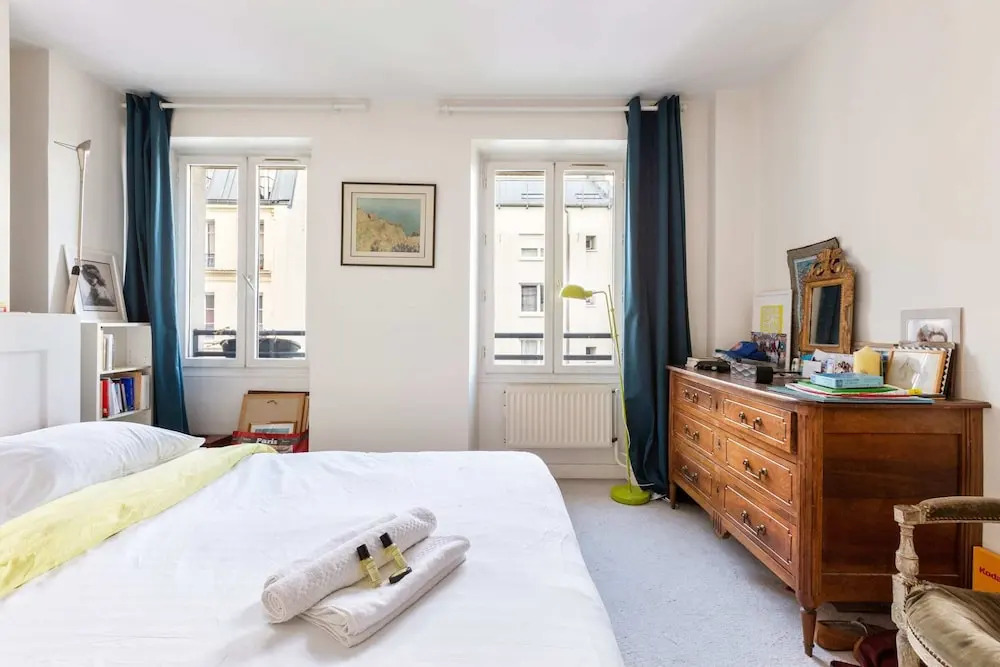 Warm and Homely Duplex Near Montmartre, Fits 5