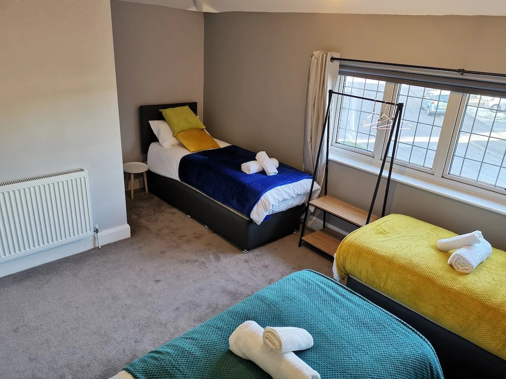 Your Night Inn @ i54