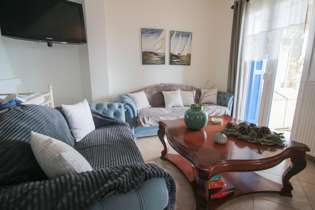 Blue Balcony/SkyView in Tinos - 3BR Home in Arnados
