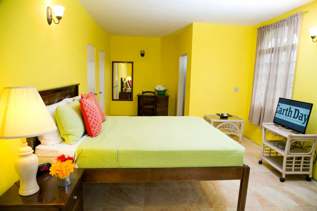 The Apartments at Jolly Castle