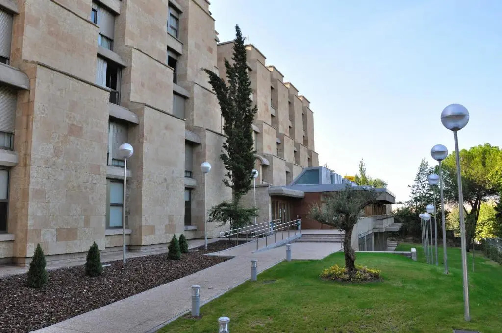 Residencia Universitaria Resa Hernan Cortes