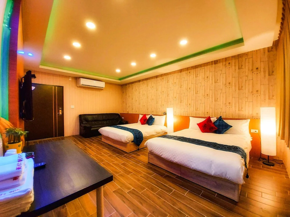 SUAO Backpackers