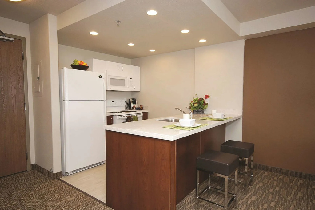 Home Inn & Suites Regina East