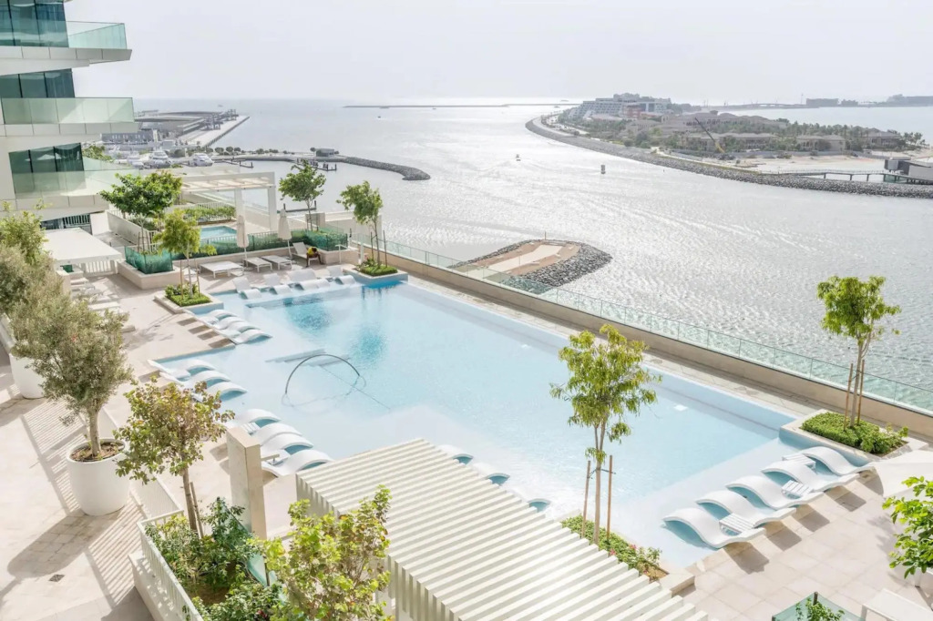 Dubai Harbour- Beach Vista 2 P202