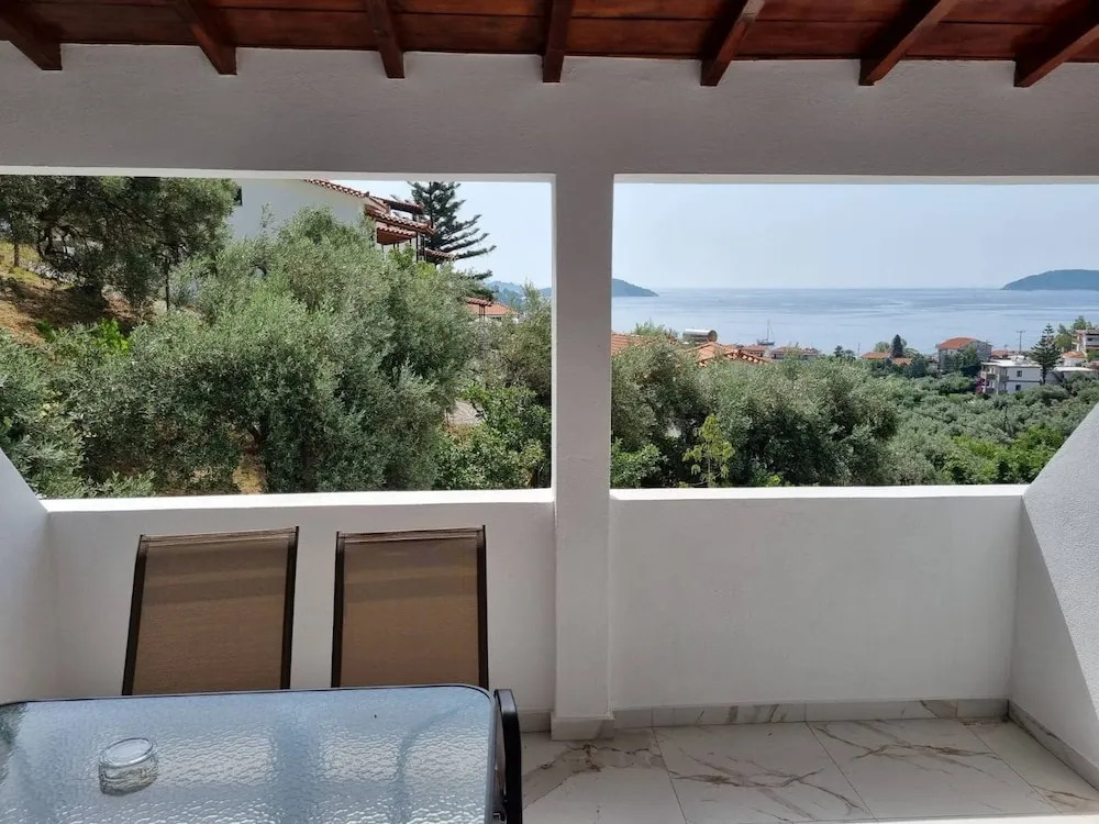 MANGO Skiathos