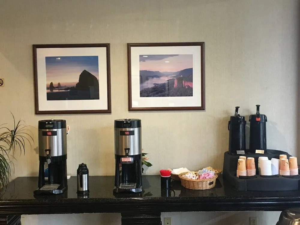 Ramada by Wyndham Portland Airport