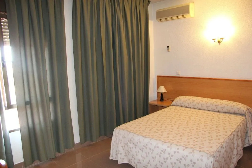 Hostal cazalegas