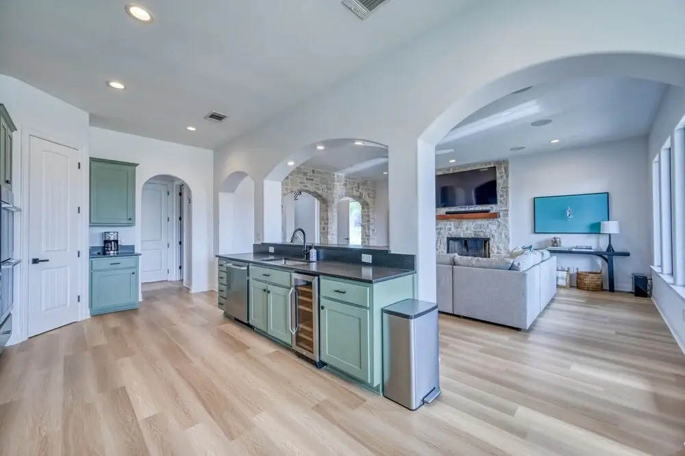 Luxury Lakefront Home-private Dock - Dipping Pool!