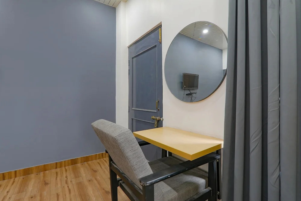 Fabhotel Super 3 Premium Ii