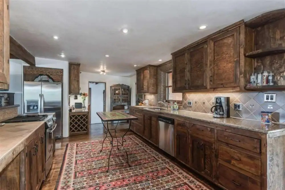 Cielo Lindo - Secluded Southwestern Retreat Within Minutes of Downtown