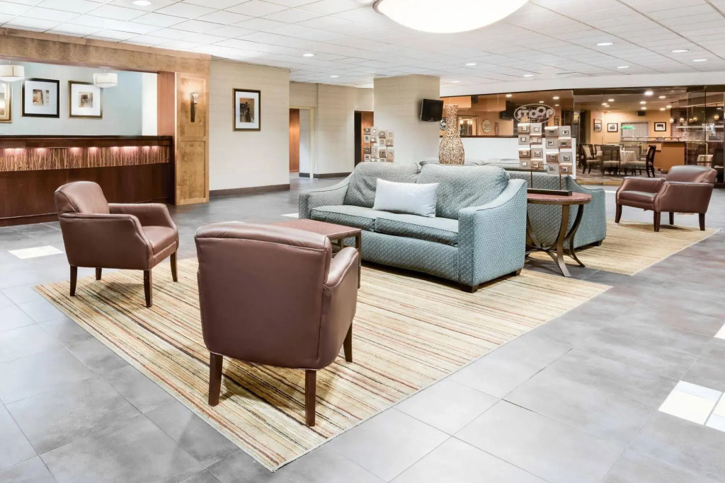 Exton Hotel and Conference Center