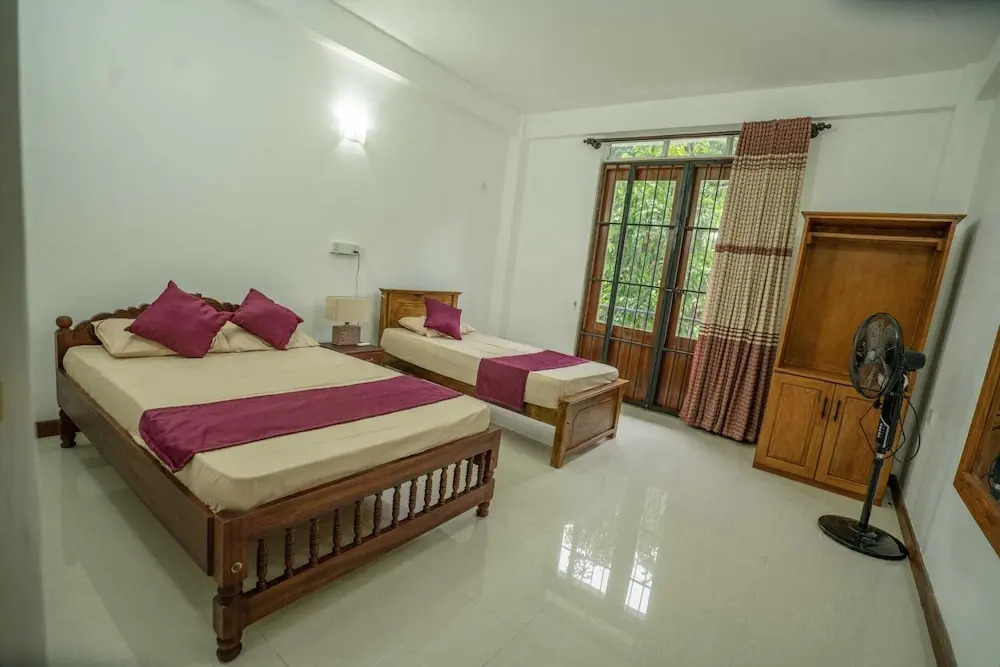 Spacious 4-bed Apartment in Katugastota