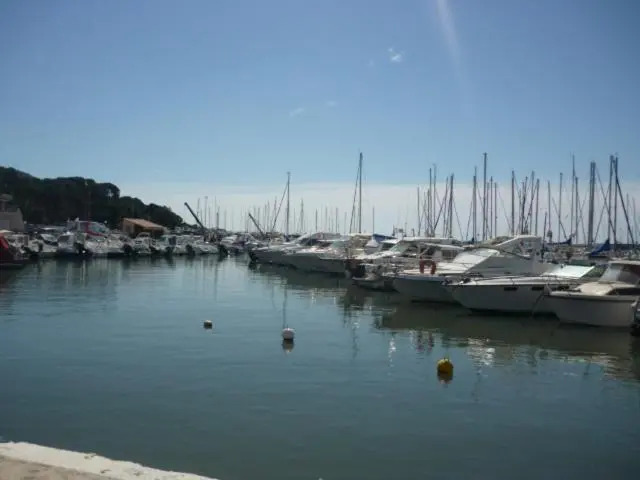 Studio CARQUEIRANNE