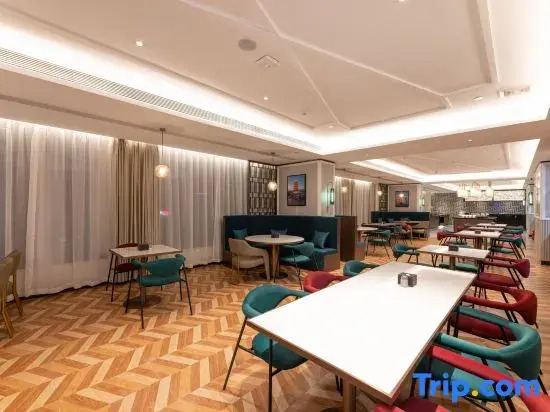 Shencheng International Hotel (Xinyang New Shiba Avenue)
