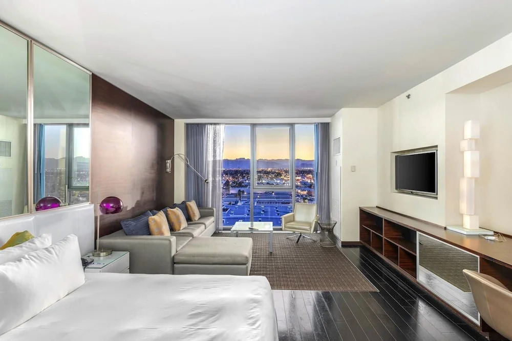 Incredible Views 51st Floor High-rise Studio -balcony