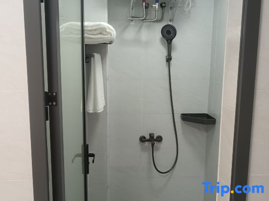 Meeting You Apartment (Luohu Port Branch)
