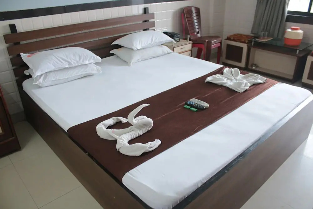 Reba Beach Resort - Hostel