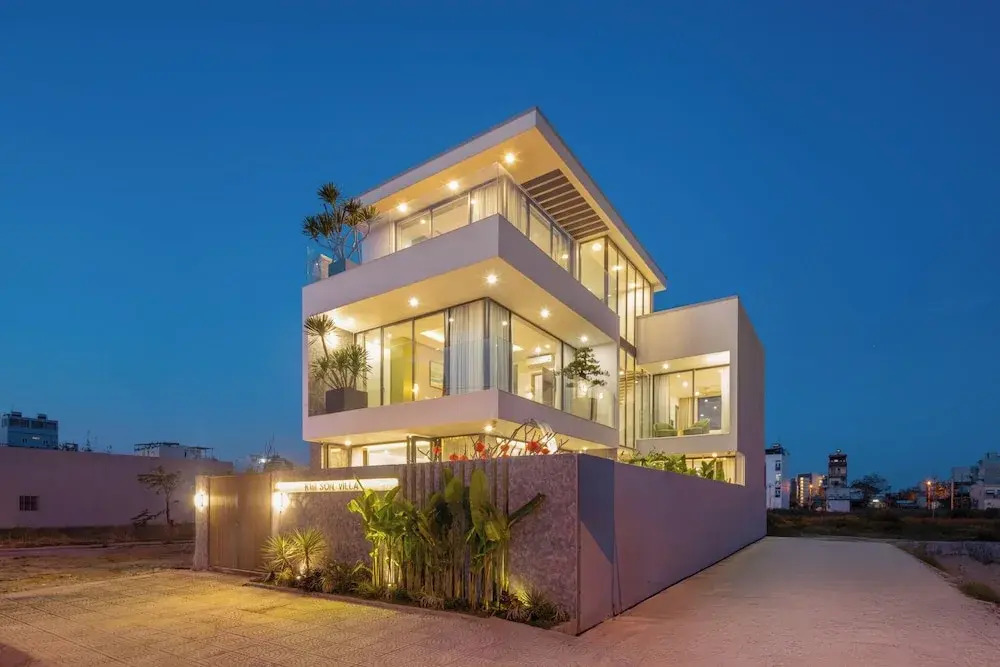 Amazing Newly Built Beach Pool Villas Danang