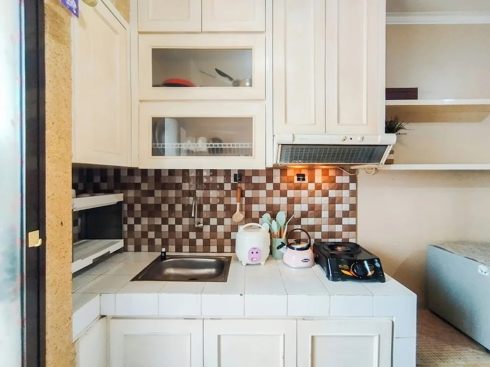 Nice And Comfortable Stay Studio At Gateway Ahmad Yani Cicadas Apartment