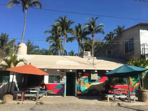 Shaka Surf House - Hostel