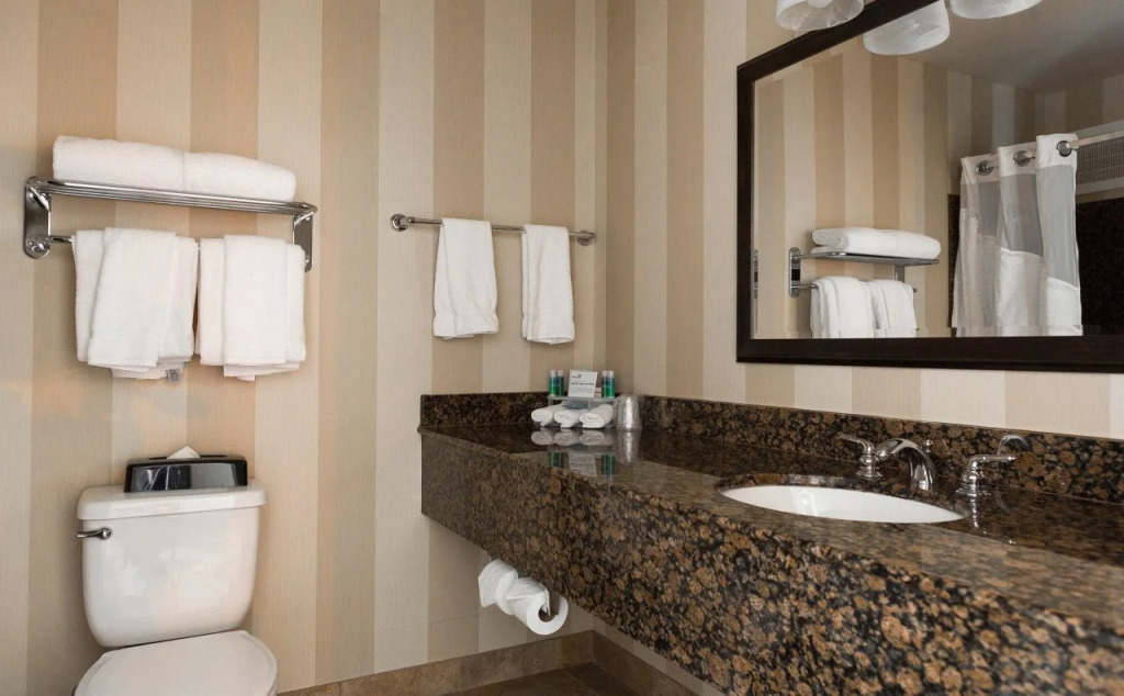 Holiday Inn Express Hotel & Suites Seattle North - Lynnwood by IHG