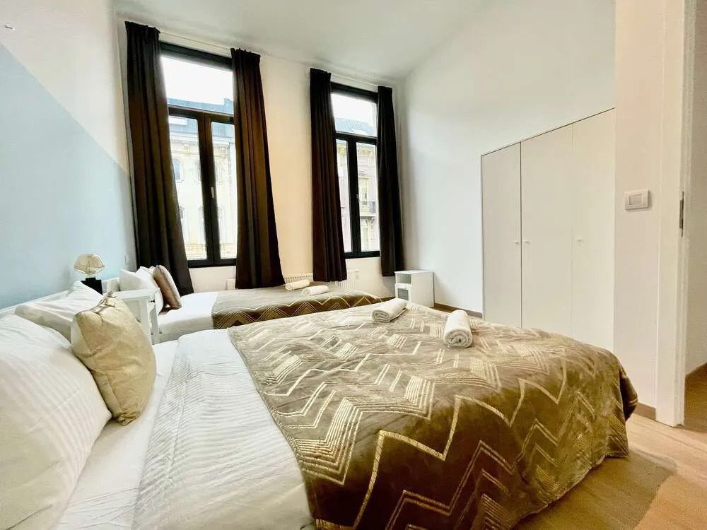 OneLuxStay near Fashion District