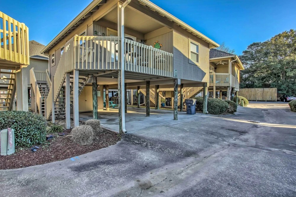 Walk to Beach: Dog-friendly Myrtle Beach Cottage!