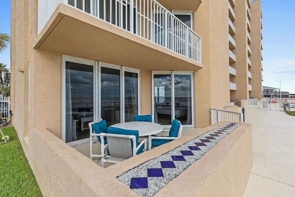 Oceania Beach Club 101