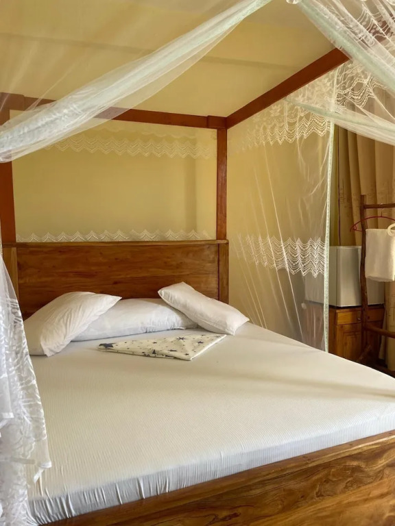 Mikoko Beach & Cottages