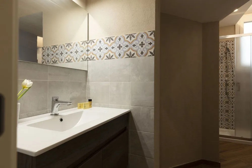 Roommo Apartments