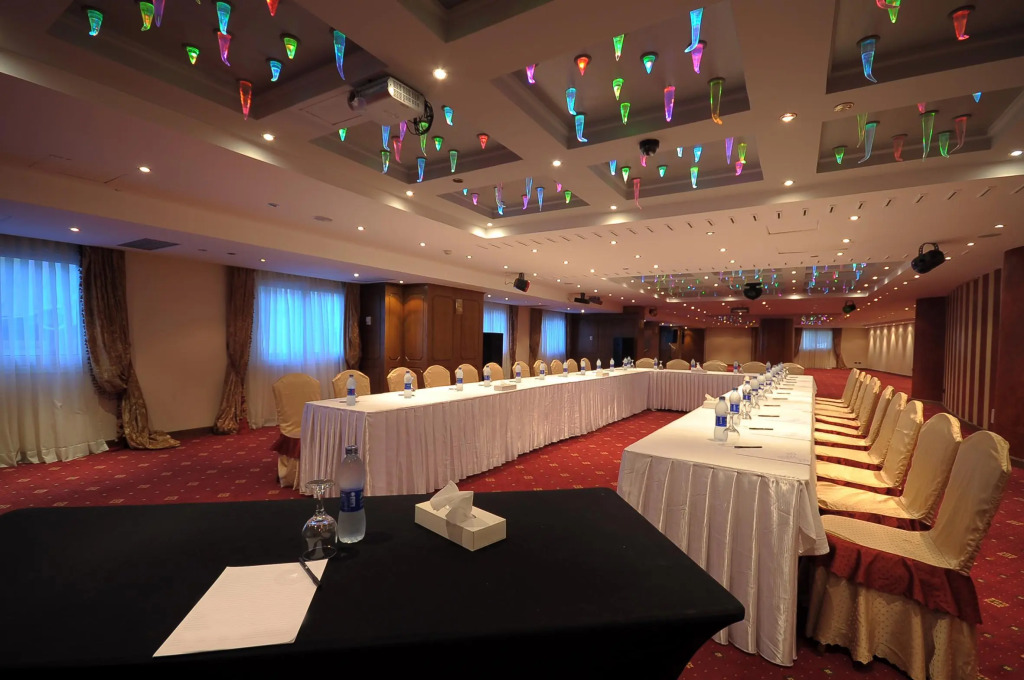 Grand Royal Alex. Hotel