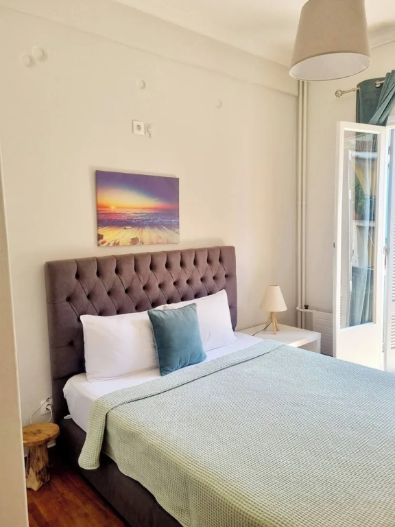 Athens Apartment 1-min Walk to Metro